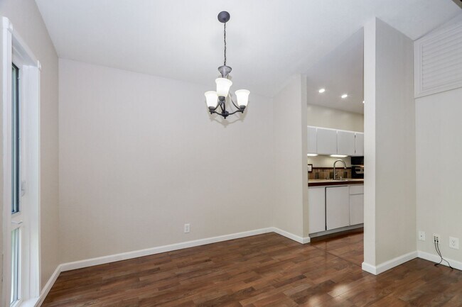 Building Photo - 1BR/1BA Pet-Friendly Top-Floor Condo with Bonus Room & Resort-Style Amenities | San Mateo | YouTu...