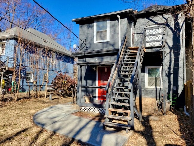 Building Photo - 1117 W 41st Terrace