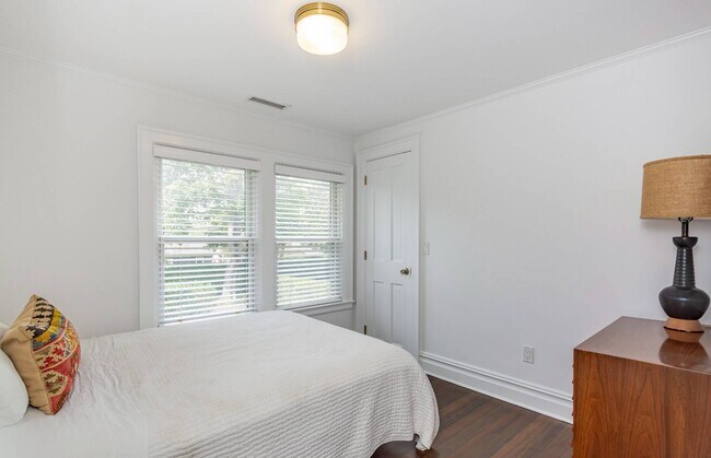 Building Photo - 148 Wooley St