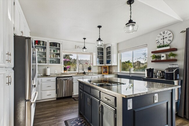 Building Photo - Custom Home on Property just outside of Eureka!