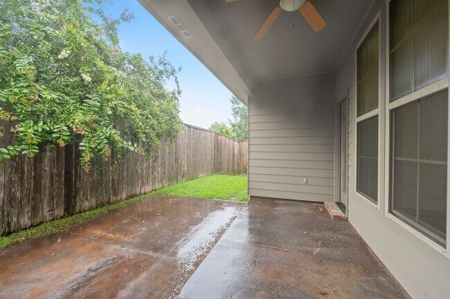 Building Photo - 14835 Pendleton Way