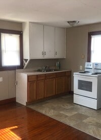 Building Photo - Unit 3
