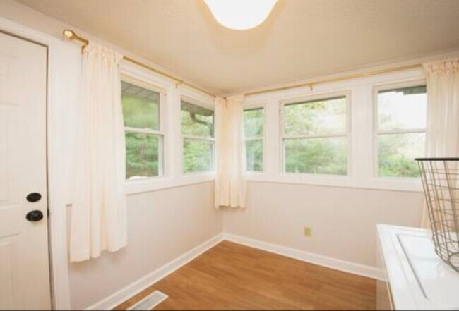 Building Photo - 83 Piney Mountain Church Rd