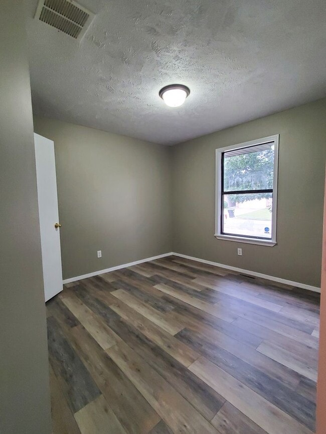 Building Photo - LEASING