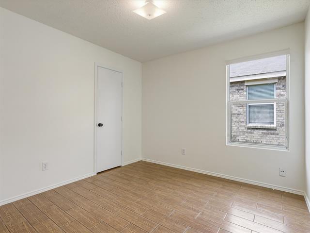Building Photo - 4816 Waterford Dr