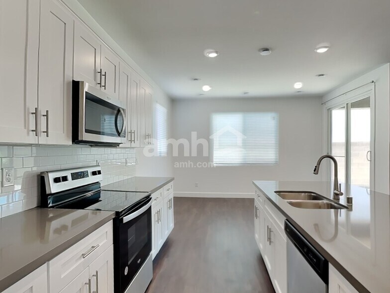 Building Photo - 4844 Blushing Star St