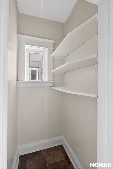 Building Photo - 3231 Phelps Ln