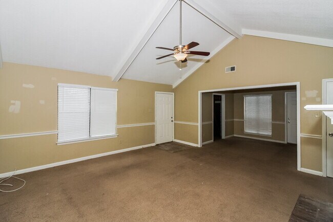 Building Photo - 4365 Ross Rd