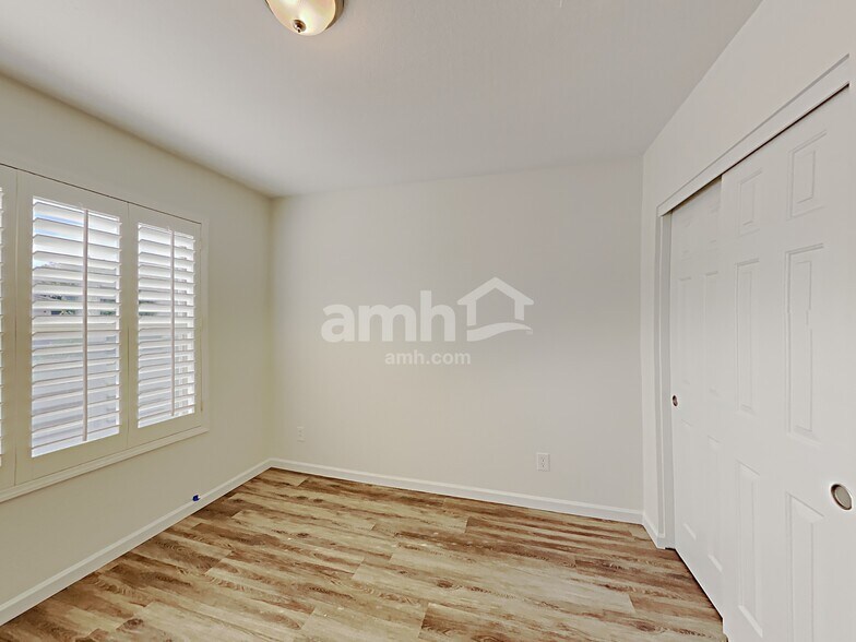 Building Photo - 4722 E Silverwood Dr