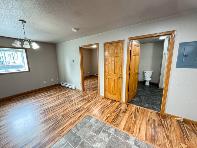 Building Photo - Theater Apartments Beulah