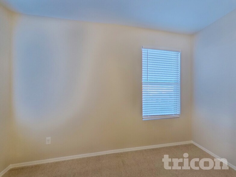 Building Photo - 2840 W Mineral Butte Dr