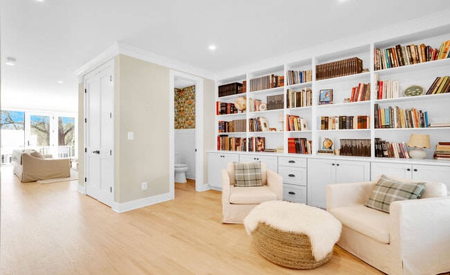 Building Photo - 6427 83rd Pl