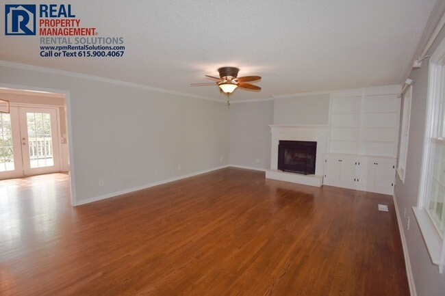 Building Photo - Amazing 4 bd 3 bath home! Fenced in yard, Attached garage and Bonus room, washer and dryer included!