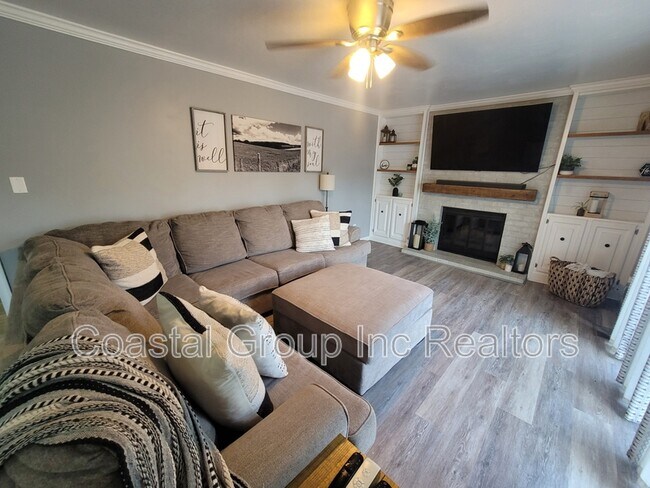 Building Photo - 1012 Meadowview Pl
