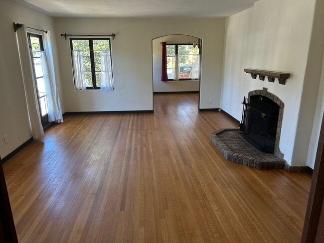 Building Photo - Beautiful North Berkeley 4-Bedroom