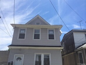 Building Photo - 143-22 94th Ave