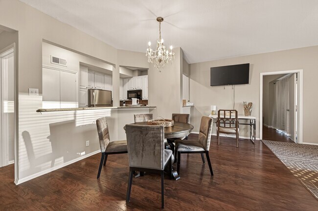 Building Photo - 2211 S Braeswood Blvd