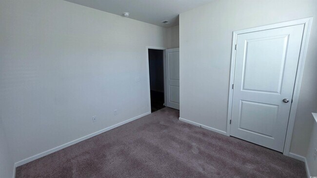 Building Photo - 3565 Bells Lk Cir