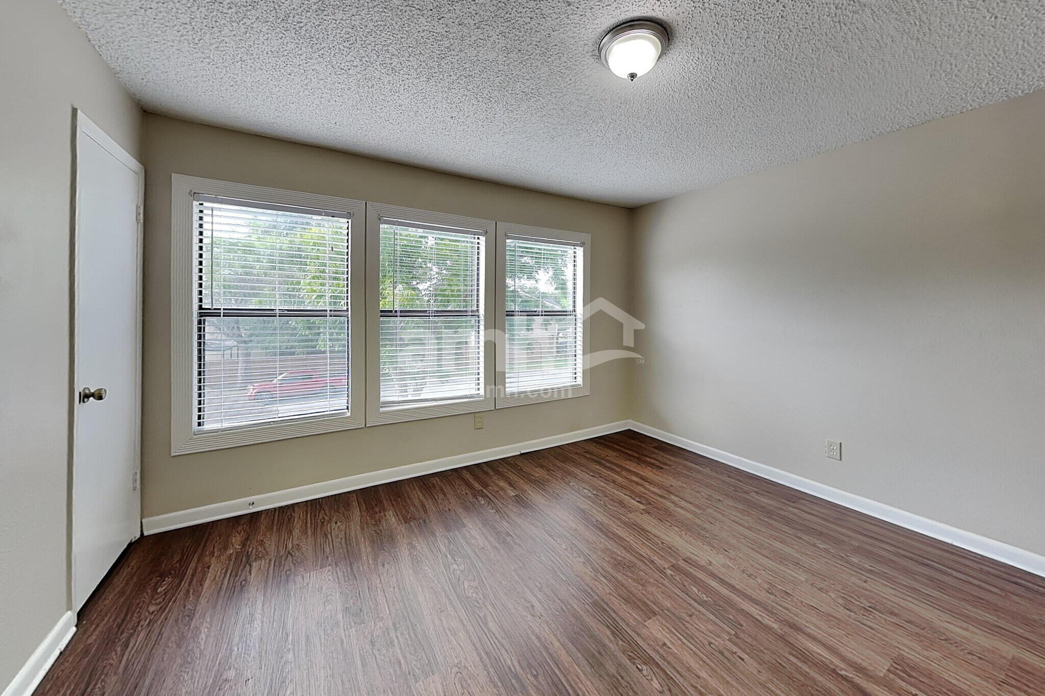 Building Photo - 4611 Camas