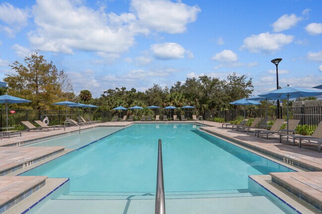 Building Photo - 2880 SE Federal Hwy