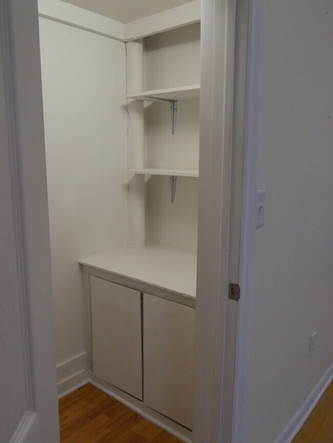 Building Photo - 109 S Main St