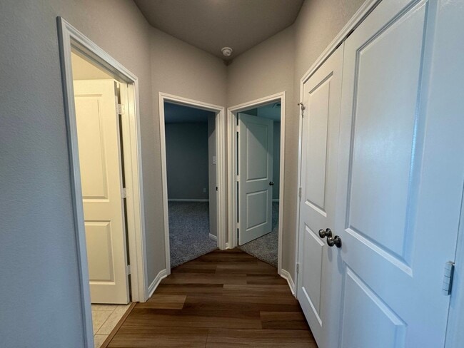 Building Photo - 938 James Parker Cir