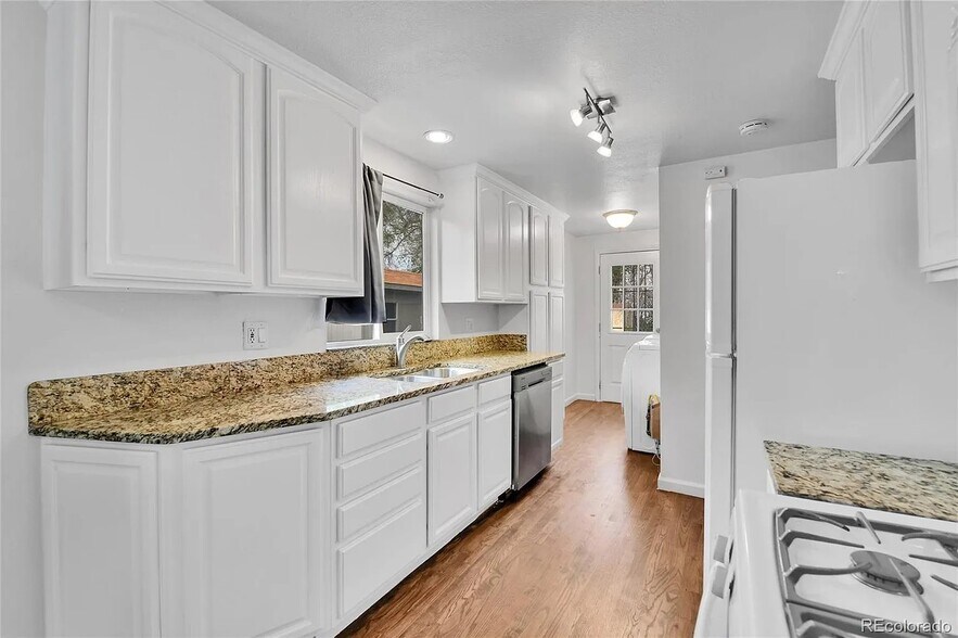 Building Photo - 4155 S Lipan St
