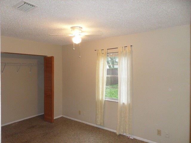 Building Photo - Cute 3bdrm/2bath House ** Section 8 OK ** Ready by 7/15** Section 8 welcome