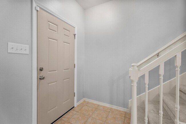Building Photo - 2131 Kemah Village Dr