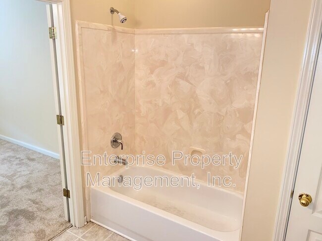 Building Photo - 10178 Sterling Ridge Dr