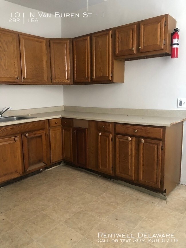 Building Photo - 101 N Van Buren St