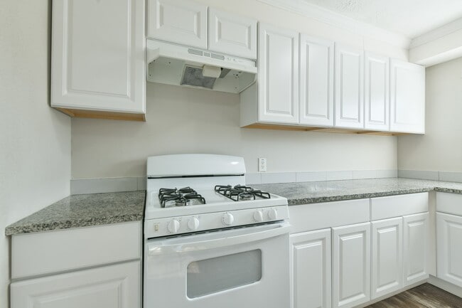 Building Photo - 1206 Houston Ave