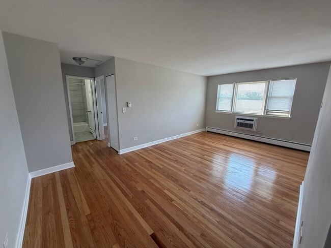 Building Photo - 3001 N Thatcher Ave
