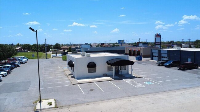 Building Photo - 11704 S Western Ave