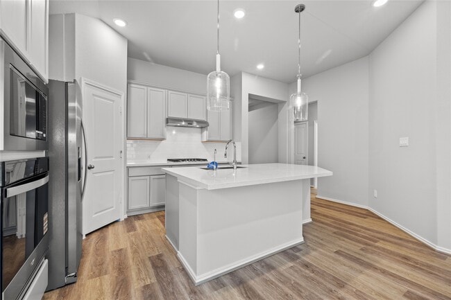 Building Photo - 10414 Starfire Yellow Dr