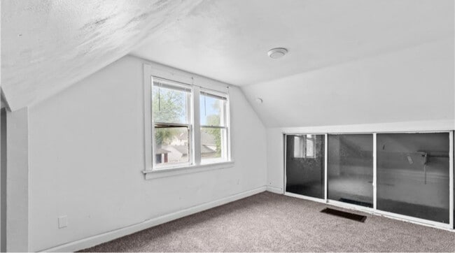 Building Photo - 1617 Buckingham St