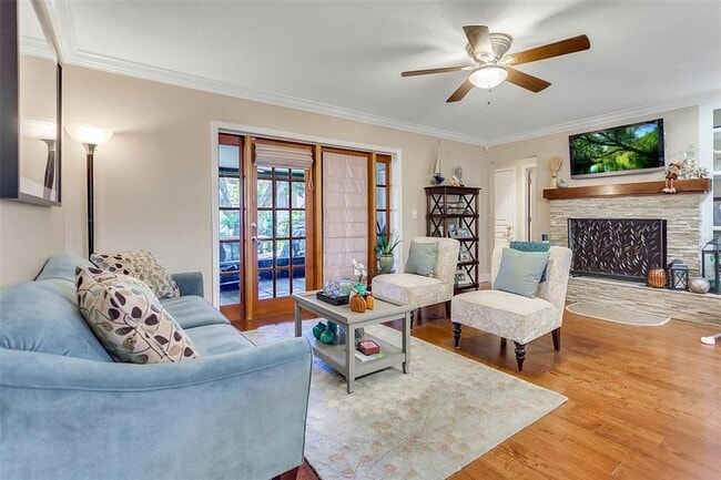 Building Photo - 952 Fairway Dr