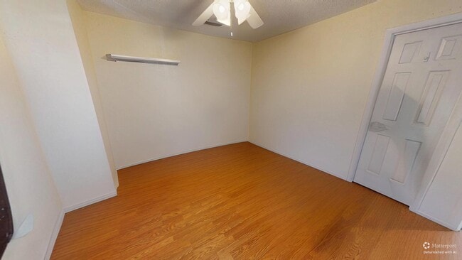 Building Photo - 700 W 1st St