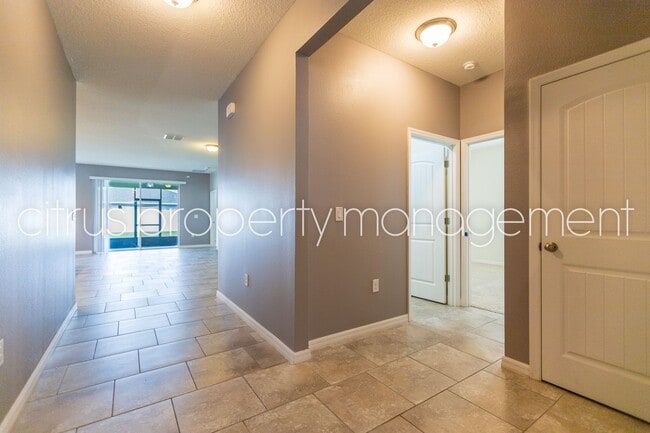 Building Photo - 4/2 Home in Kissimmee