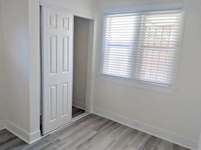 Building Photo - 4041 Van Buren Pl