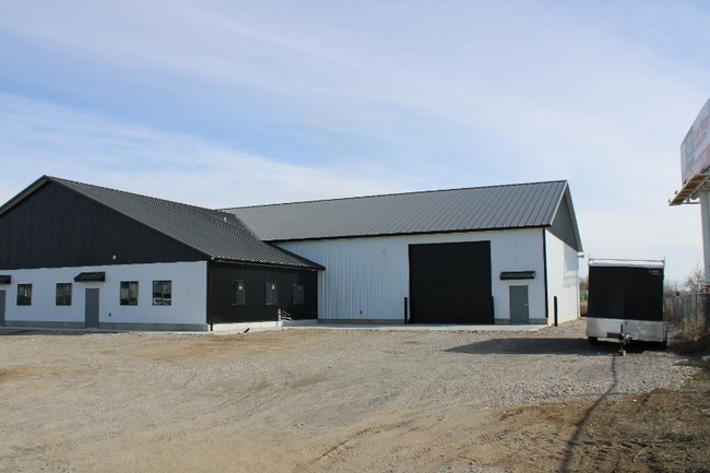 Building Photo - 61A W 465 N