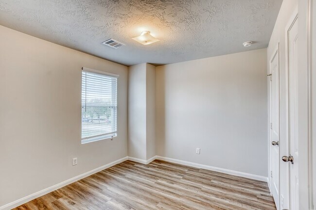 Building Photo - 13015 Bella Vida Ln