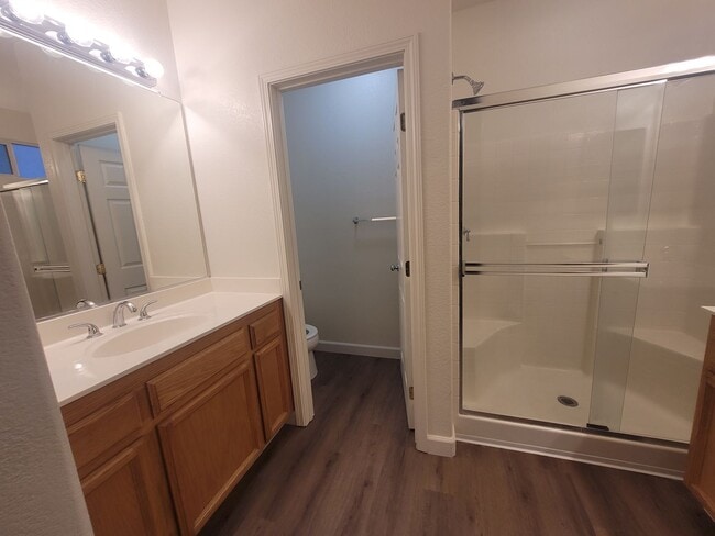 Building Photo - Beautiful Natomas area home on corner lot