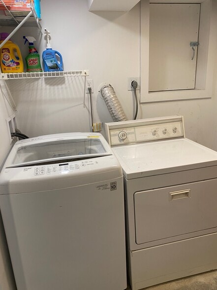 Shared laundry - 336 NE 53rd St