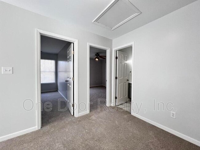 Building Photo - 120 Low Ridge Rd