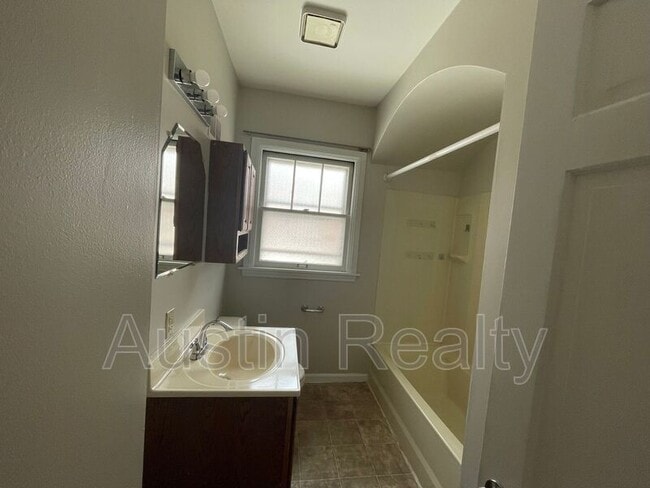 Building Photo - 1135 Brightling Dr