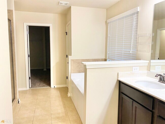 Building Photo - 5210 Black Bear Trail