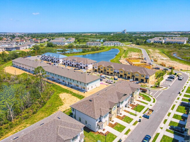 Building Photo - 820 Longboat Dr