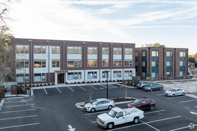 Building Photo - Mid Castle