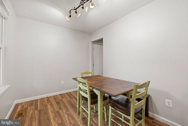 Building Photo - 21 Nickelby Ct